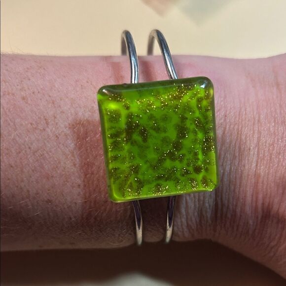 Green Square Stone Silver Bracelet - Picture 1 of 6